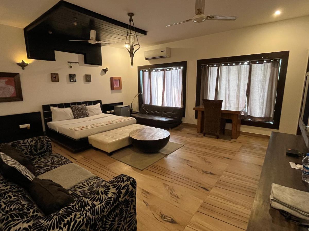 Aakritii Hotels คูร์เคาน์ ภายนอก รูปภาพ
