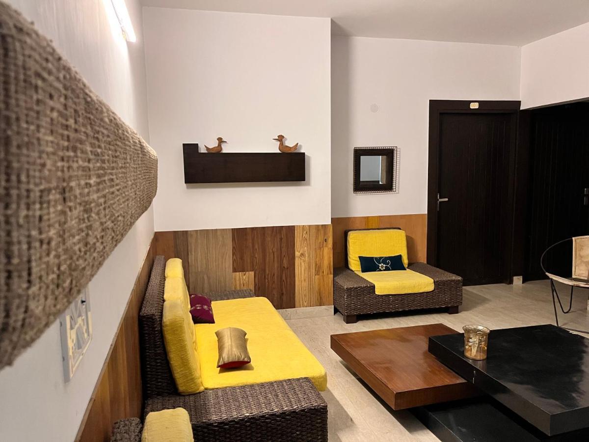 Aakritii Hotels คูร์เคาน์ ภายนอก รูปภาพ
