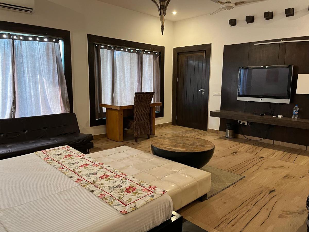 Aakritii Hotels คูร์เคาน์ ภายนอก รูปภาพ