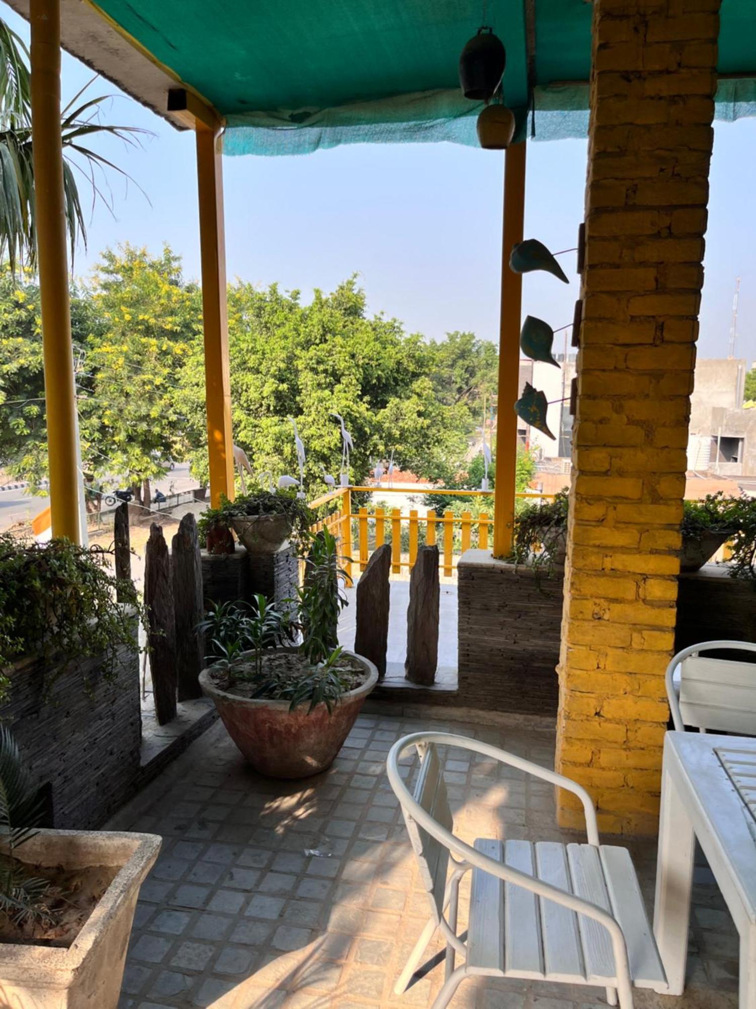 Aakritii Hotels คูร์เคาน์ ห้อง รูปภาพ